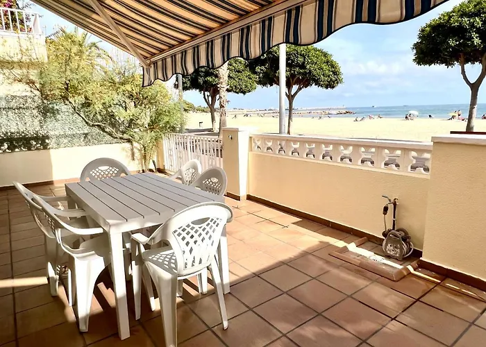 Casa cómoda delante de la playa con vista al mar
