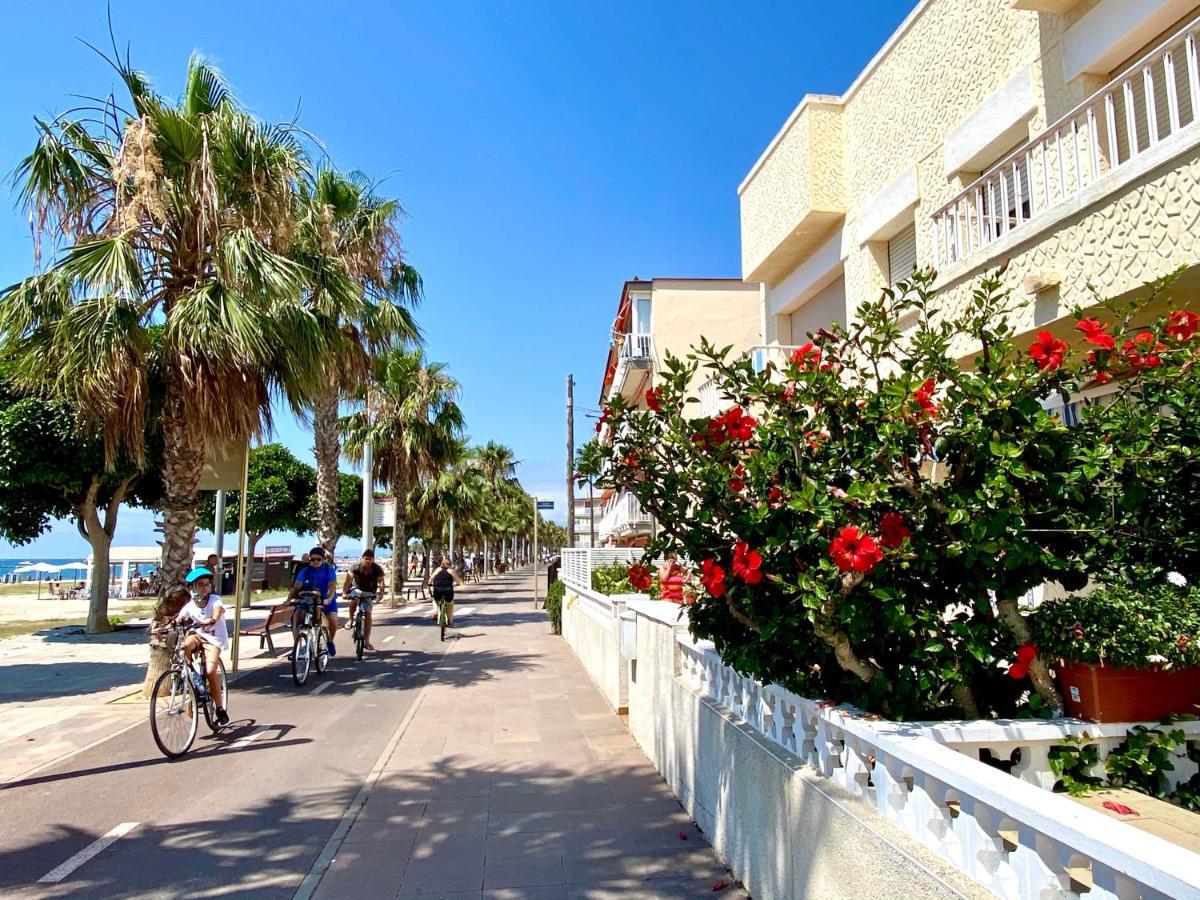 Casa Cómoda Delante De La Playa Con Vista Al Mar Сasa de vacaciones *